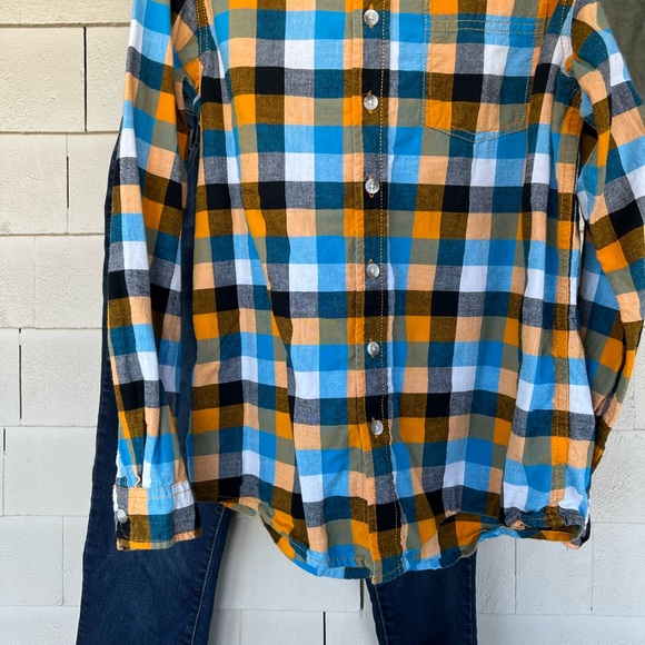 Cat and Jack plaid button down shirt size L 🎀 - Picture 2 of 3